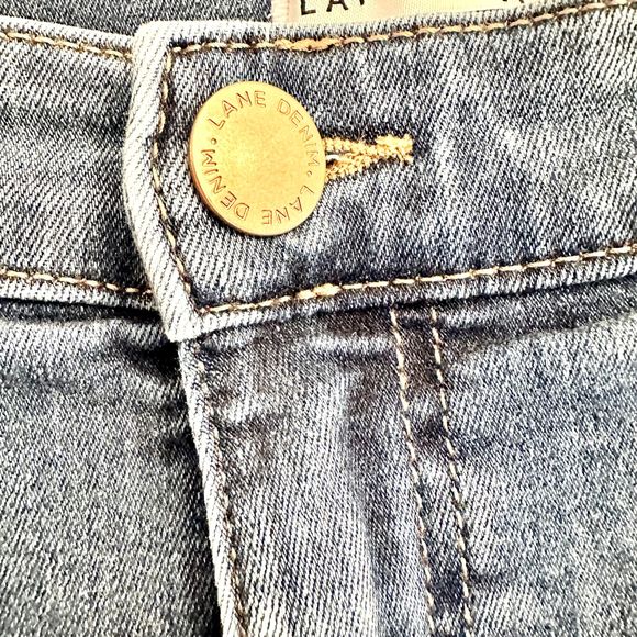 Lane‎ Bryant Flex Magic Waistband Mid Rise Girlfriend Bermuda Shorts, 24 Plus - Picture 4 of 8